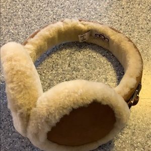 Chestnut Sherling UGG Earmuffs like new